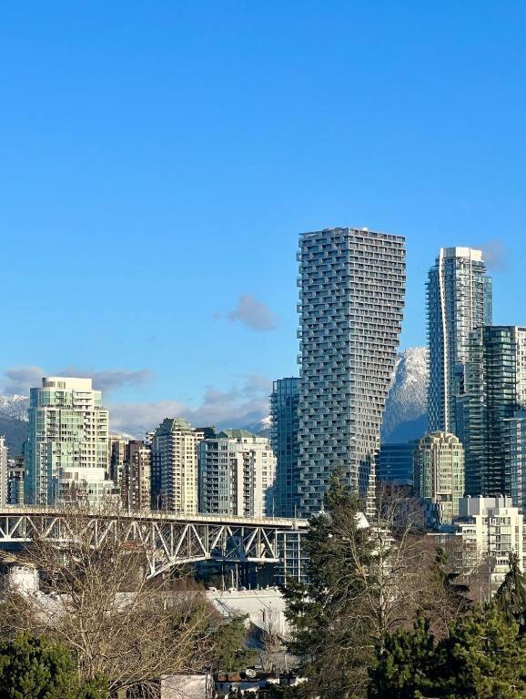 Charming Suite With Amazing Views Vancouver Extérieur photo